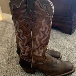 Brown Ariat boots. Worn a few times. Pink embroidery size 8